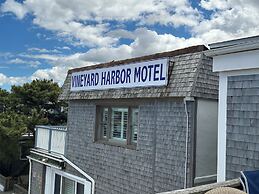Vineyard Harbor Motel - Private Beach