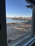 Vineyard Harbor Motel - Private Beach