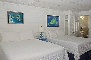 Vineyard Harbor Motel - Private Beach