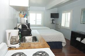 Vineyard Harbor Motel - Private Beach