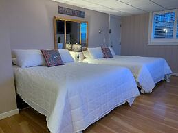 Vineyard Harbor Motel - Private Beach