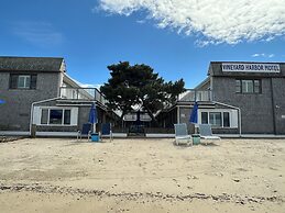 Vineyard Harbor Motel - Private Beach