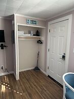 Vineyard Harbor Motel - Private Beach