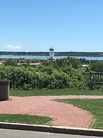 Vineyard Harbor Motel - Private Beach