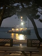 Vineyard Harbor Motel - Private Beach