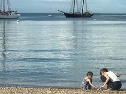 Vineyard Harbor Motel - Private Beach