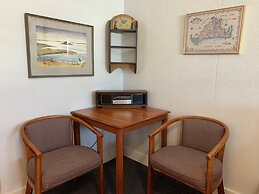 Vineyard Harbor Motel - Private Beach