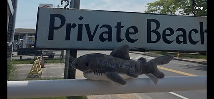 Vineyard Harbor Motel - Private Beach