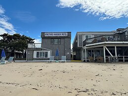 Vineyard Harbor Motel - Private Beach