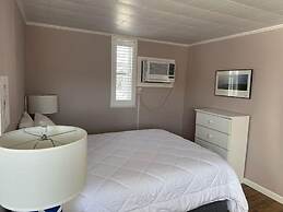 Vineyard Harbor Motel - Private Beach