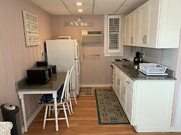 Vineyard Harbor Motel - Private Beach