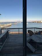 Vineyard Harbor Motel - Private Beach