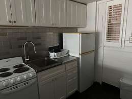 Vineyard Harbor Motel - Private Beach