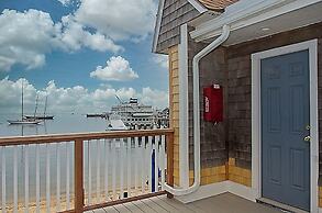 Vineyard Harbor Motel - Private Beach