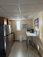 Vineyard Harbor Motel - Private Beach