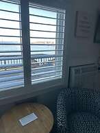 Vineyard Harbor Motel - Private Beach