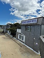 Vineyard Harbor Motel - Private Beach