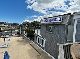 Vineyard Harbor Motel - Private Beach