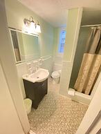 Vineyard Harbor Motel - Private Beach