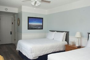 Vineyard Harbor Motel - Private Beach