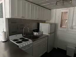 Vineyard Harbor Motel - Private Beach