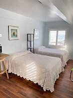 Vineyard Harbor Motel - Private Beach