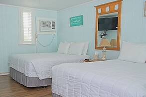 Vineyard Harbor Motel - Private Beach