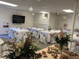 Vineyard Harbor Motel - Private Beach