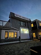 Vineyard Harbor Motel - Private Beach