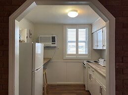 Vineyard Harbor Motel - Private Beach