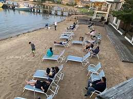 Vineyard Harbor Motel - Private Beach