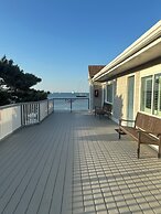 Vineyard Harbor Motel - Private Beach