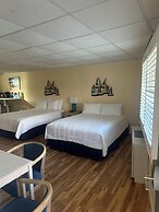 Vineyard Harbor Motel - Private Beach