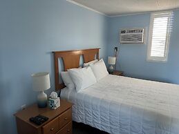 Vineyard Harbor Motel - Private Beach