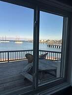 Vineyard Harbor Motel - Private Beach