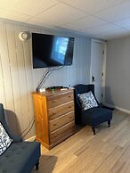 Vineyard Harbor Motel - Private Beach