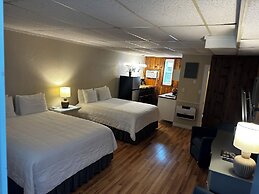 Vineyard Harbor Motel - Private Beach