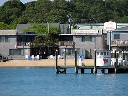 Vineyard Harbor Motel - Private Beach