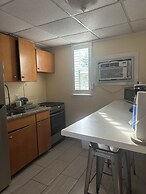 Vineyard Harbor Motel - Private Beach