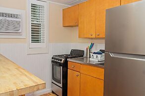 Vineyard Harbor Motel - Private Beach