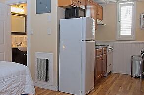 Vineyard Harbor Motel - Private Beach