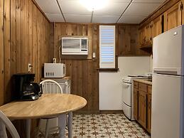 Vineyard Harbor Motel - Private Beach