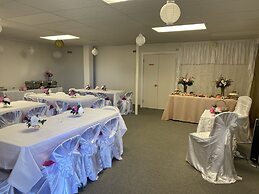 Vineyard Harbor Motel - Private Beach