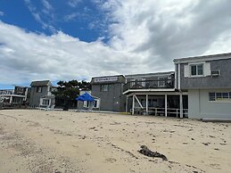 Vineyard Harbor Motel - Private Beach