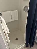 Vineyard Harbor Motel - Private Beach