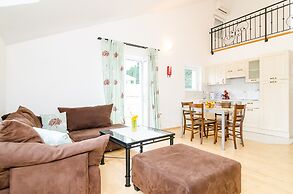 Cozy Duplex Apartment A2, in a Stone Built House, Sunset Beach Near Du