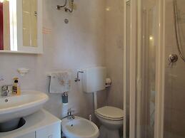 Colorful Studio by the Beach - Beahost