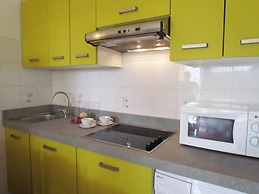 Colorful Studio by the Beach - Beahost