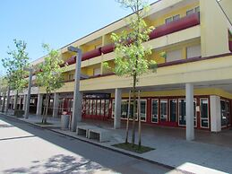 Colorful Studio by the Beach - Beahost