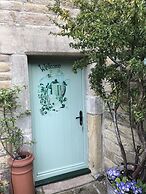 1940s Riverside Apartment